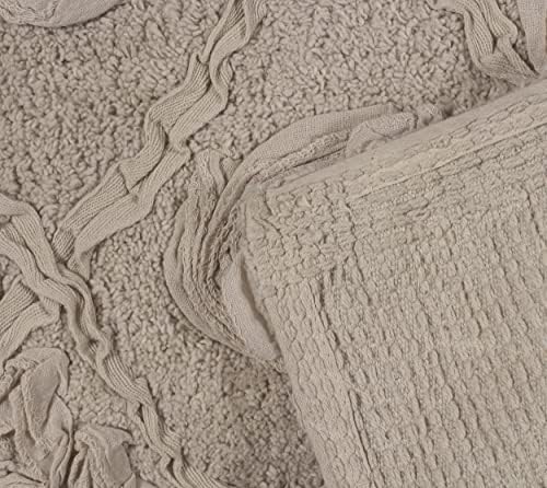 Home Weavers Modesto Bath Rug 25x25 Heart Linen
