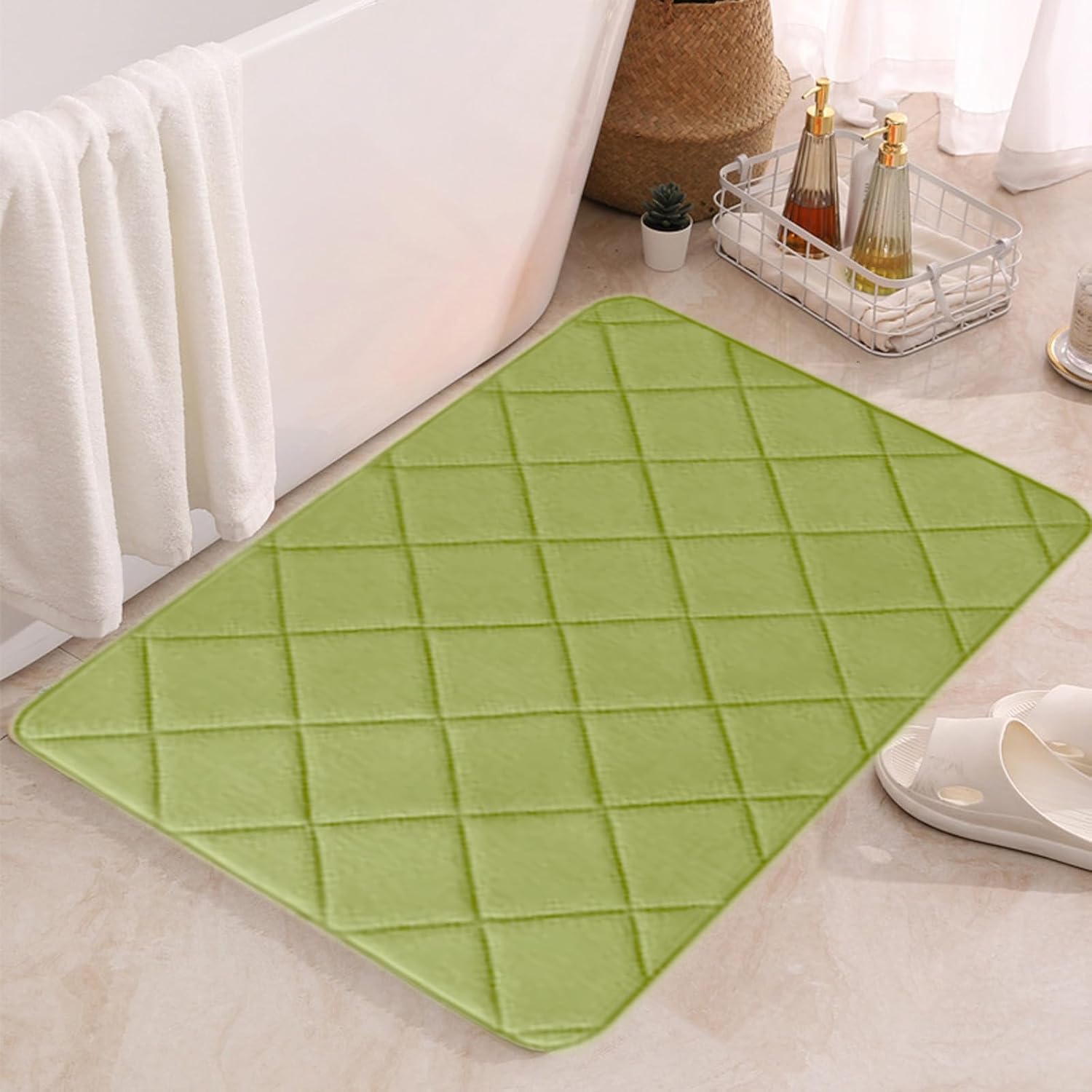 Ultra Soft Non-Slip Bath Mat with Water Absorbent Design